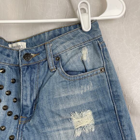 🌞 Ripped Distressed Denim Shorts Silver Studded Frayed Hem Forever 21 Size 24 - Picture 4 of 16